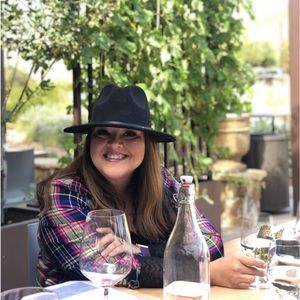 Meet your Posher, Violette